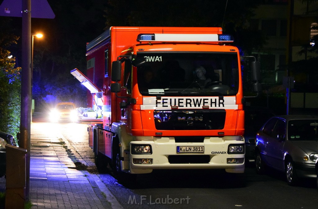 Feuer 2 Y Kellerbrand Koeln Ostheim Ruppinerstr P183.JPG - Miklos Laubert